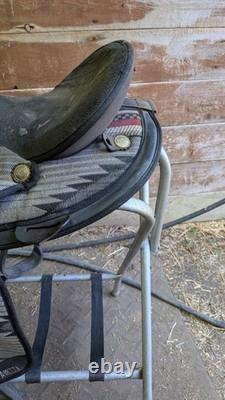 16 Abetta Western Saddle