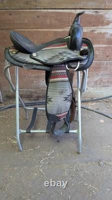 16 Abetta Western Saddle