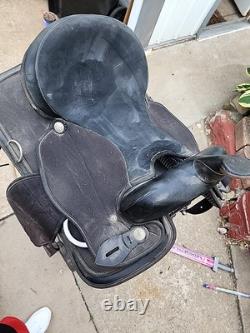 16 Abetta Western Saddle With Stirrups