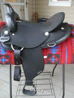16'' Black Abetta Western trail /Barrel saddle Regular SQH BARS