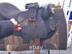 16'' Black Action co, Western Endurance Trail saddle w neoprene bottom QH BARS