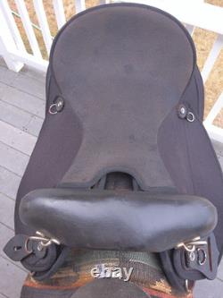 16'' Black Action co, Western Endurance Trail saddle w neoprene bottom QH BARS