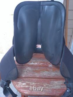 16'' Black Action co, Western Endurance Trail saddle w neoprene bottom QH BARS