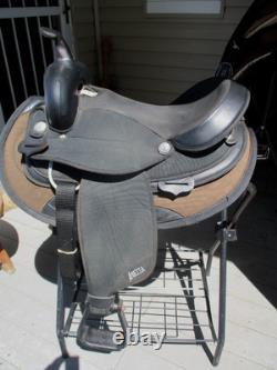 16'' Black abetta Western Trail saddle Regular QH BARS HIGH CANTLE