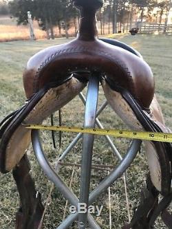 16 Circle Y FQHB Western Trail Saddle, Round skirt, Great condition