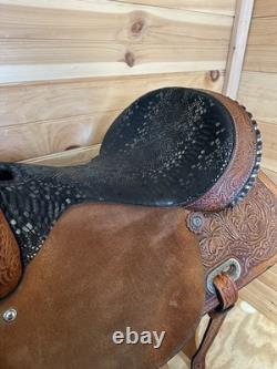 16 Circle Y High Horse Jewel Western Barrel Saddle Model 6224 (2017)