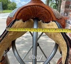 16 Dale Chavez Western Show Saddle Light Use, Great Condition Oak Tool &Silver