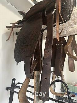 16 Leather Tooled Western Saddle 9 Gullet with all the fittings