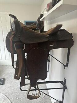 16 Leather Tooled Western Saddle 9 Gullet with all the fittings