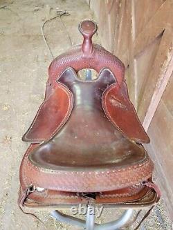 16 National Bridle Shop Tennesseen Deluxe Western Saddle