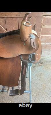 16 Oakridge Western Saddle