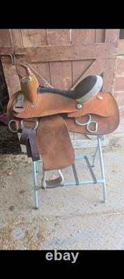 16 Oakridge Western Saddle