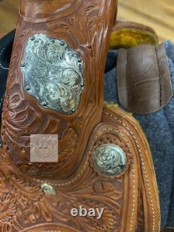 16 Showman Western Show Saddle
