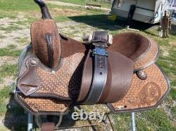 16 Western trail/pleasure saddle withbasket tooled two-tone leather
