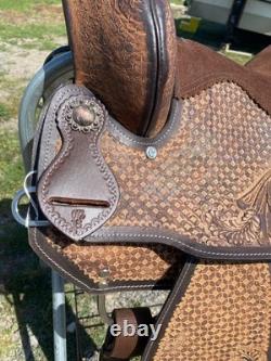 16 Western trail/pleasure saddle withbasket tooled two-tone leather