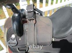 16'' Wide Black abetta 20515W-6 All Rounder Western saddle FQH BARS