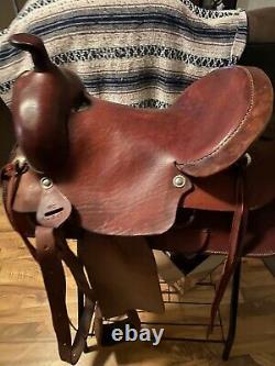 16 in used western saddle. Very Comfortable Slick Seat Saddle