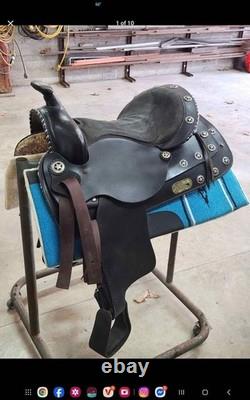 16 inch black western saddle used in good condition didn't fit my horse