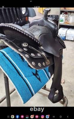 16 inch black western saddle used in good condition didn't fit my horse