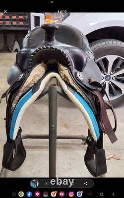 16 inch black western saddle used in good condition didn't fit my horse