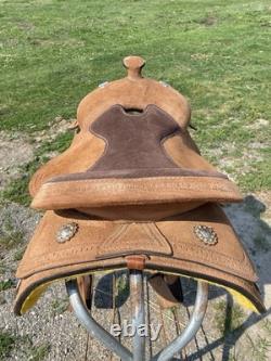 16 rough out Western training saddle withsuede seat NWOT