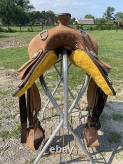 16 rough out Western training saddle withsuede seat NWOT