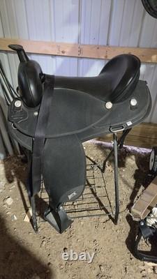 17 Abetta Gaited Comfort Western Trail Saddle Model # 20537-7BK EUC