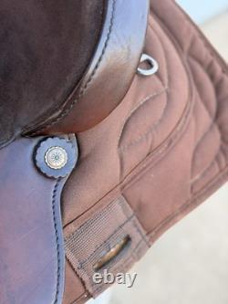 17 Big Horn #176, Light Weight Western Trail Horse Saddle, Clean