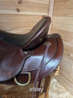 17 Circle Y Flex-Lite Round Skirt Western Trail Saddle Model 2374