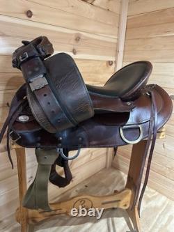 17 Circle Y Flex-Lite Round Skirt Western Trail Saddle Model 2374