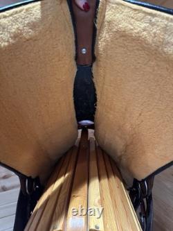 17 Circle Y Flex-Lite Western Trail Saddle Model 1558 (wide)