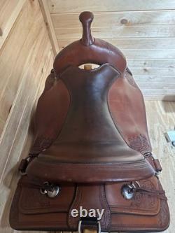 17 Circle Y Flex2 Cactus Flower Western Trail Saddle Model 1659