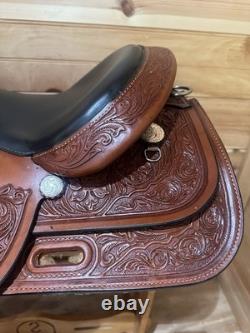 17 Circle Y High Horse Houston Western Trail Saddle Model 2610