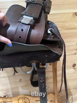 17 Circle Y Omaha Flex-Lite Round Skirt Western Trail Saddle Model 1554