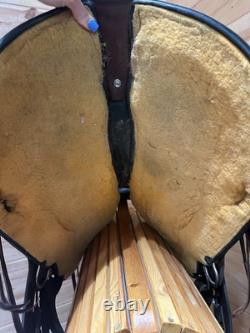 17 Circle Y Omaha Flex-Lite Round Skirt Western Trail Saddle Model 1554