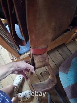 17 Dakota Roughout Saddle