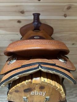 17 Dakota Saddlery Western Roping Saddle Model 553