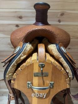 17 Dakota Saddlery Western Roping Saddle Model 553