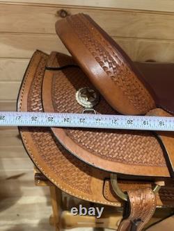17 Dakota Saddlery Western Roping Saddle Model 553