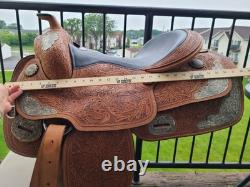 17 Double T Western Show Saddle, Light Oil