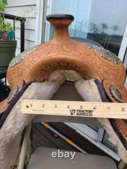 17 Double T Western Show Saddle, Light Oil
