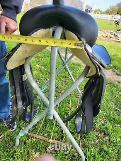 17 Inch Wintec Western Saddle