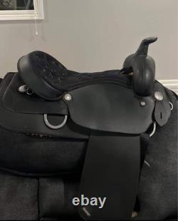 17 Wintec Western Saddle