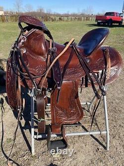 17 dark oil slick seat Wade Western saddle with matching tack