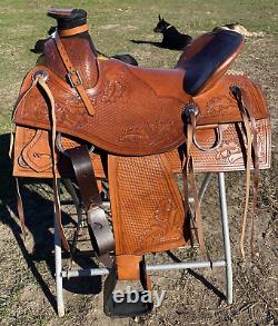 17 slick seat square skirt Wade Western saddle with matching tack