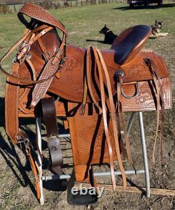 17 slick seat square skirt Wade Western saddle with matching tack