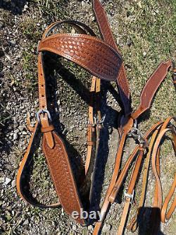 17 slick seat square skirt Wade Western saddle with matching tack