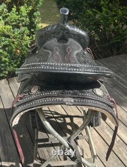 17in King Series Western Saddle Black