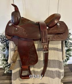 18 Circle Y Park and Trail Regular Tree Western Saddle Model 3825 Walnut 1992