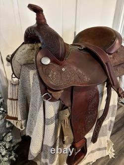 18 Circle Y Park and Trail Regular Tree Western Saddle Model 3825 Walnut 1992